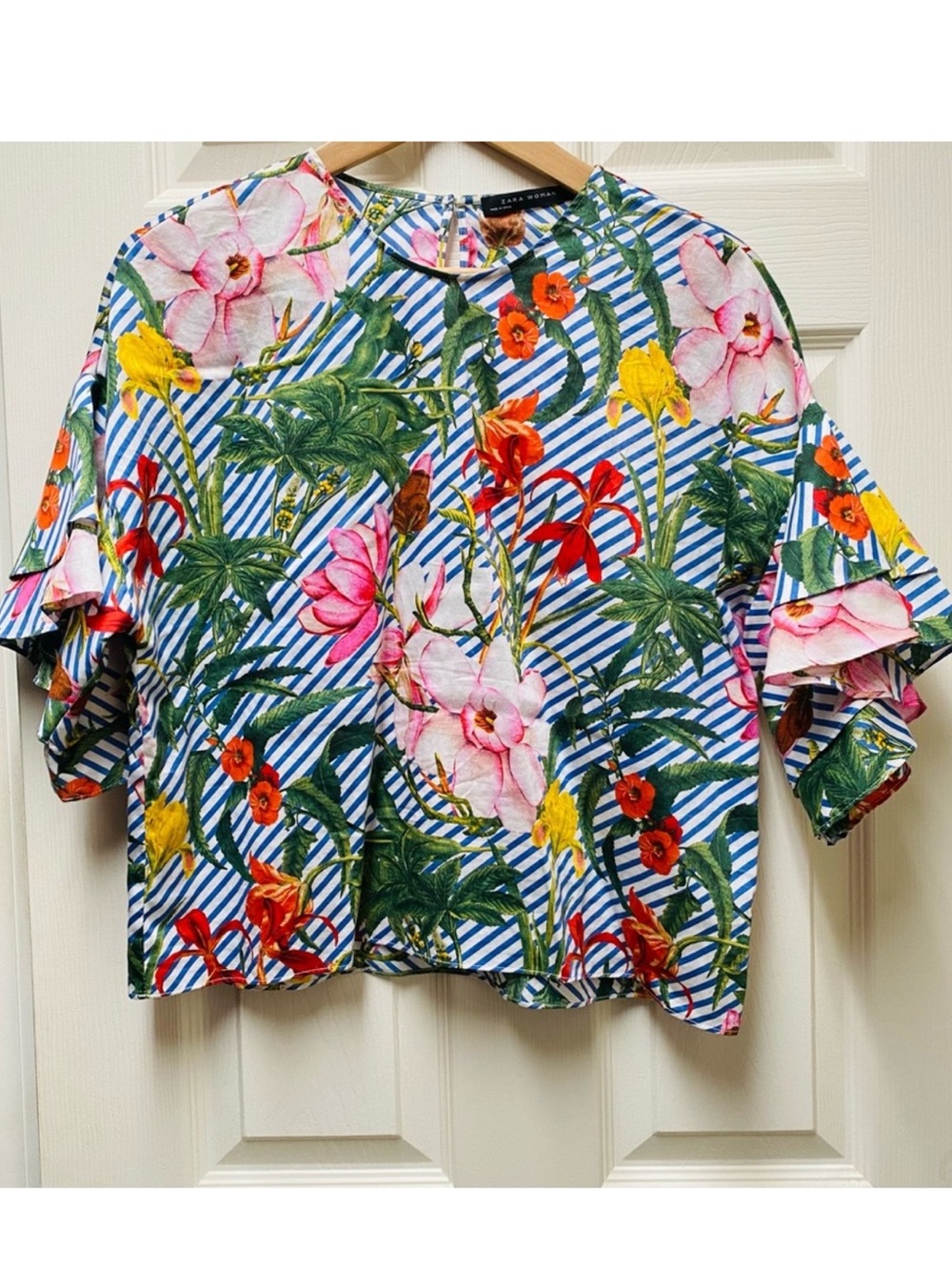 Zara Flutter Sleeves Top (Size S) with Tropical Flowers Print only worn once